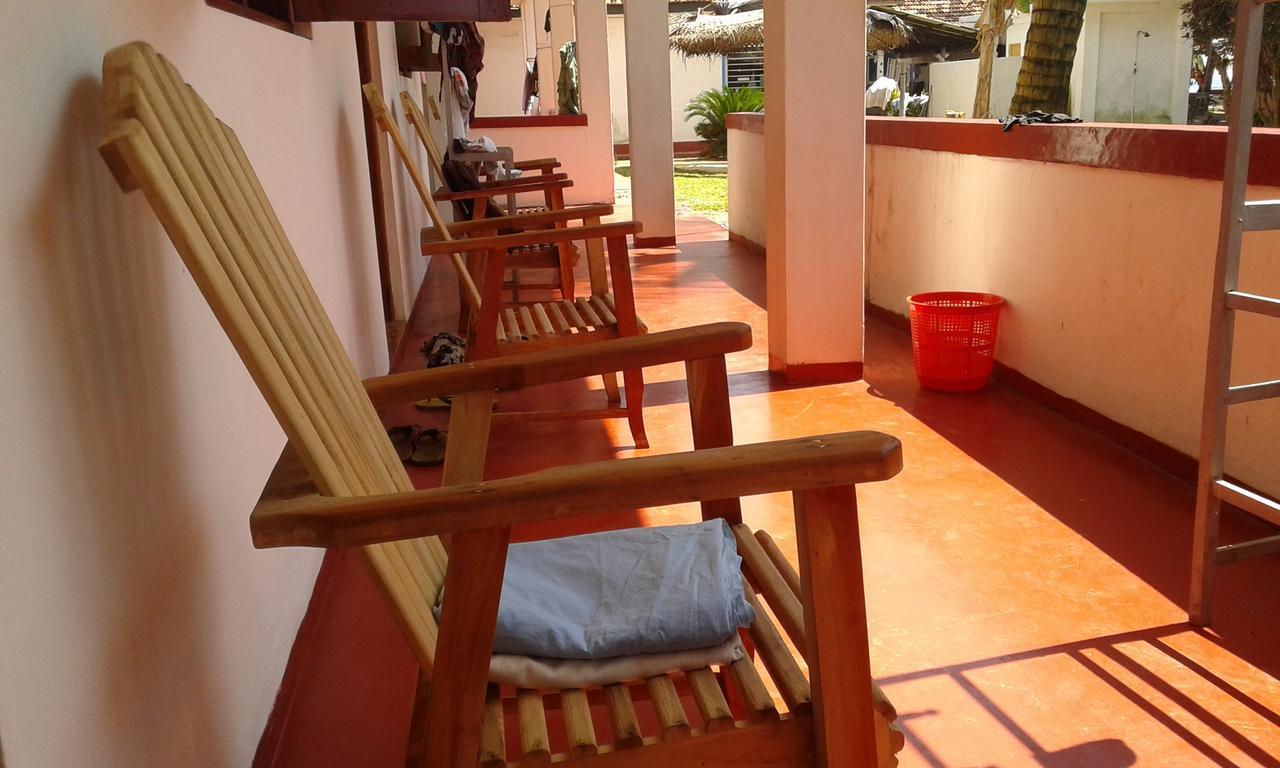 Ram'S Surfing Beach,Midigama East Exterior foto