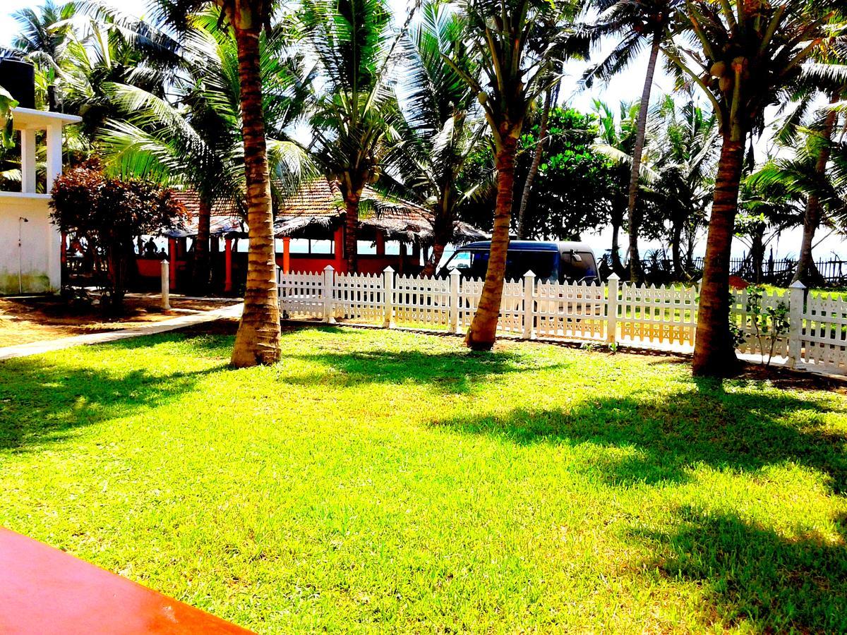 Ram'S Surfing Beach,Midigama East Exterior foto