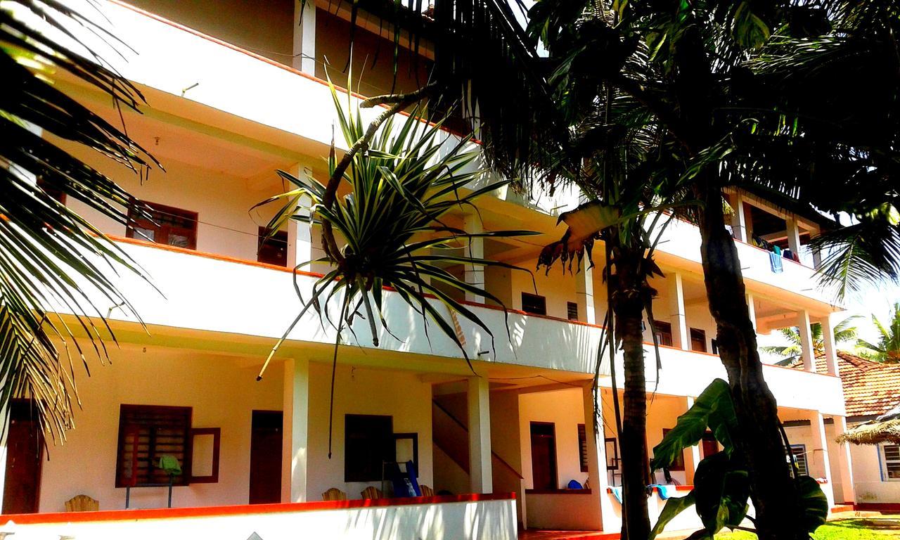 Ram'S Surfing Beach,Midigama East Exterior foto
