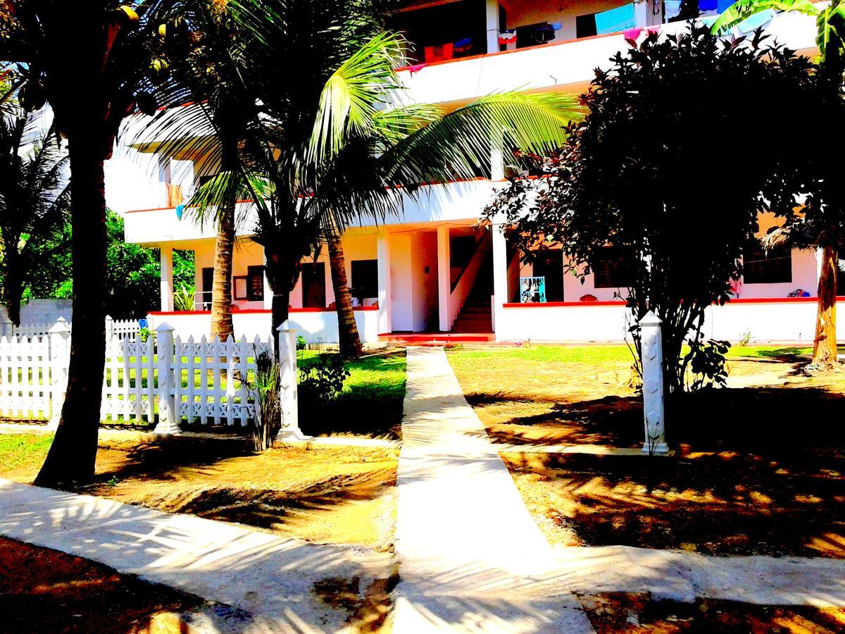 Ram'S Surfing Beach,Midigama East Exterior foto